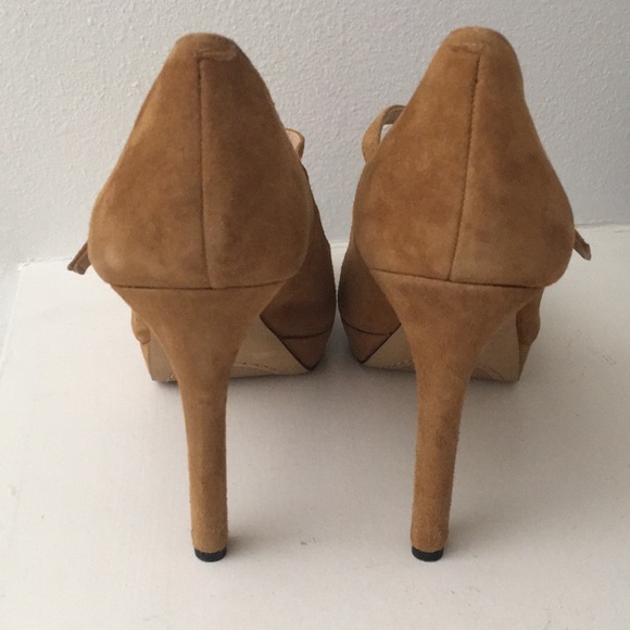 Vince Camuto "Joshlynn" Suede Mary Jane tan Pumps - Picture 12 of 17